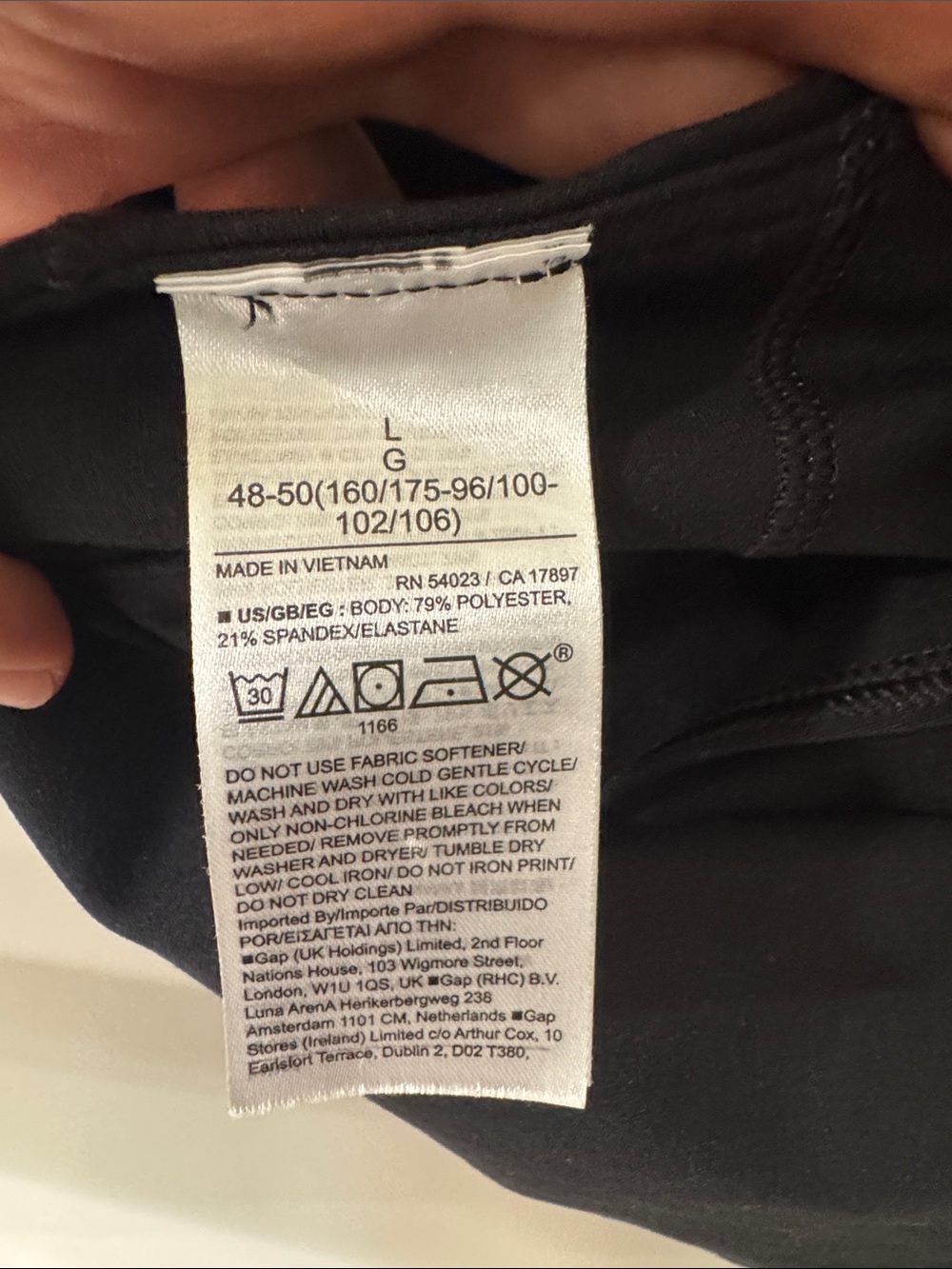 Gap Fit Black High-Neck Women's Crop Tank Top - Picture 2 of 3